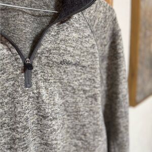 🪩EDDIE BAUER PULLOVER SIZE MEDIUM🪩